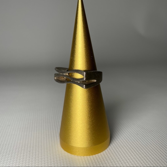 Sterling Silver Ring - sz 7.5 - Picture 2 of 4